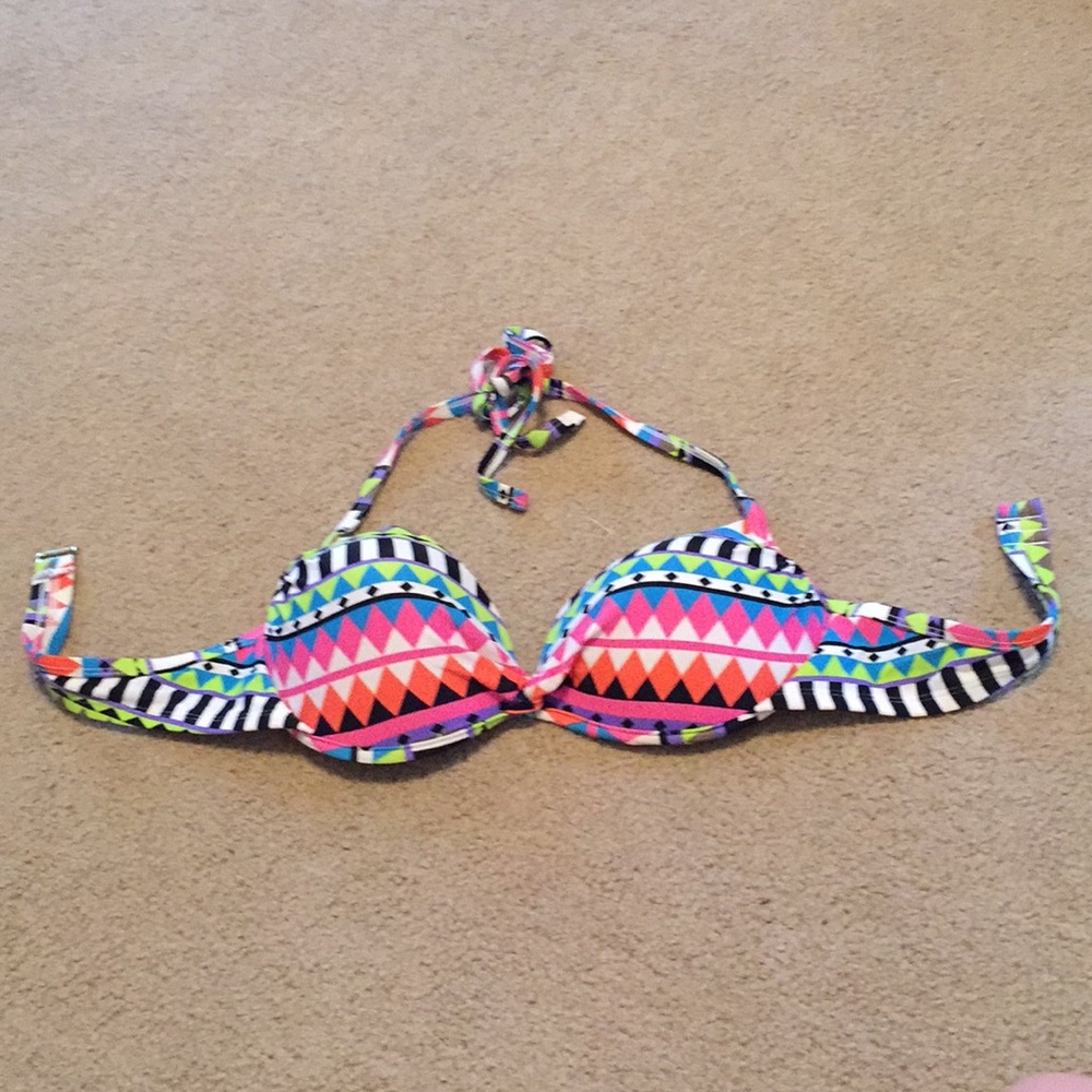 NWOT HALTER SWIM TOP XHILARATION SIZE LARGE